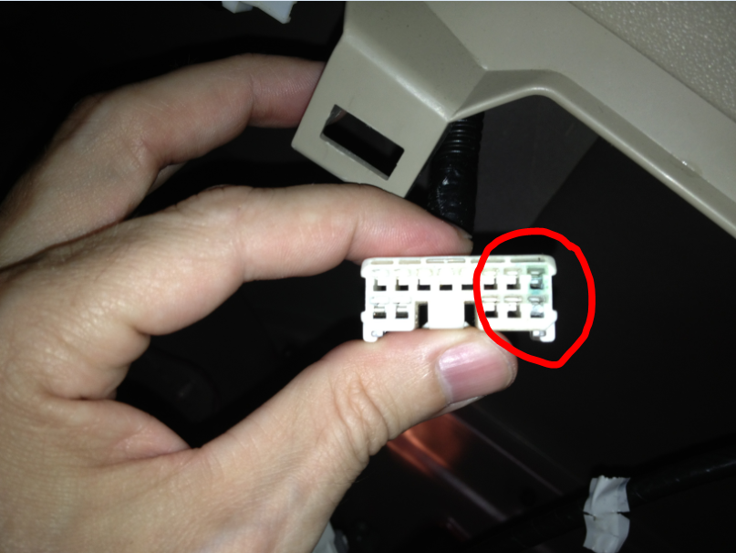 04 Prius Harness_Plug_4.PNG