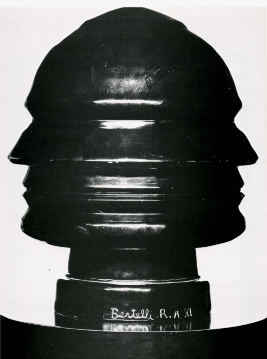 Bertelli; Mussolini, 1933.jpg