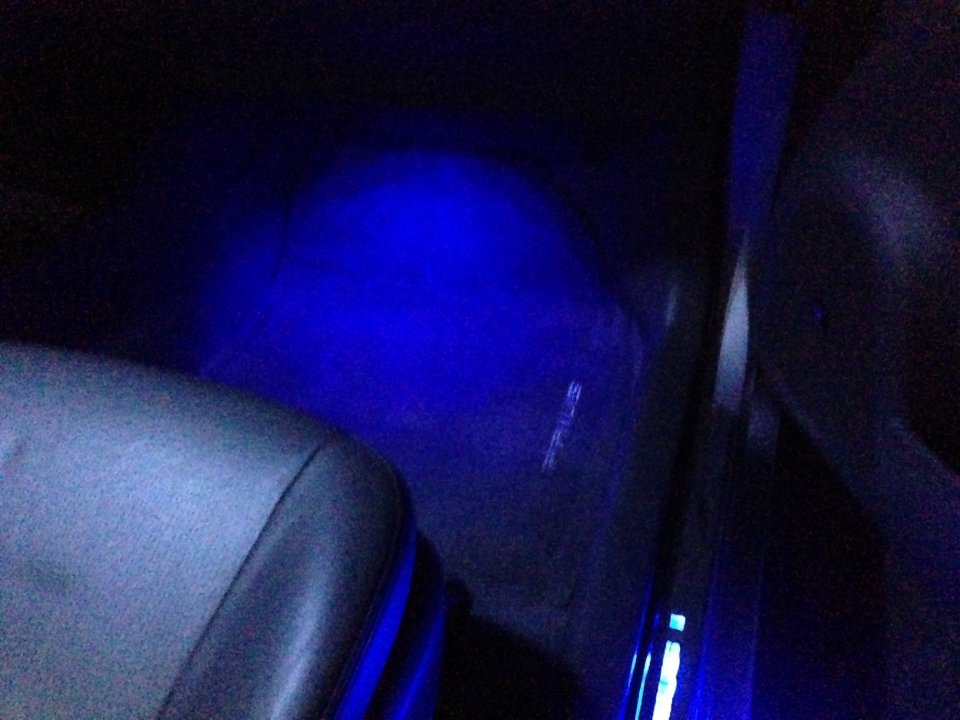 Foot well light-blue.JPG