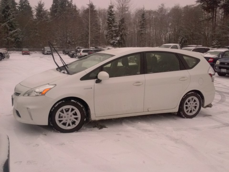 Prius_Snow.jpg